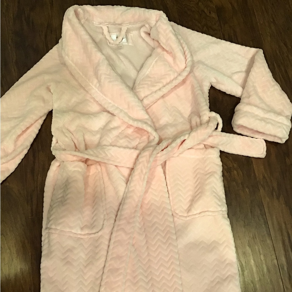 Pink Robe - Picture 3 of 5